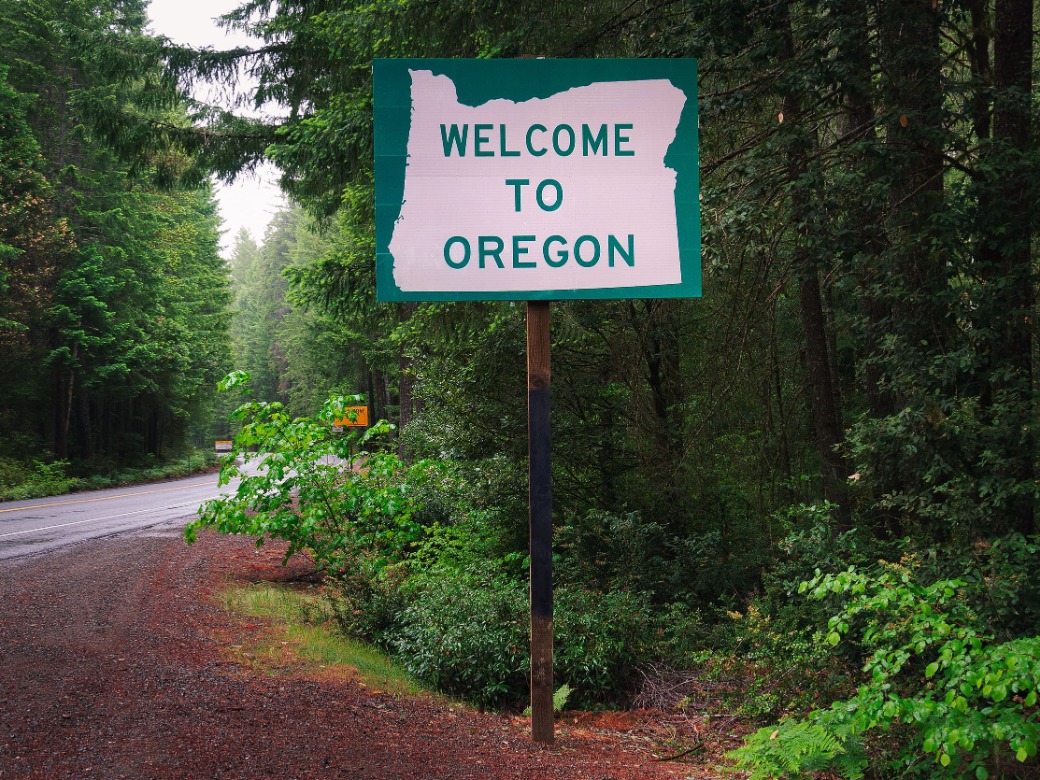 Welcome to Oregon road sign